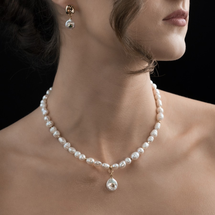 Perlų vėrinys  su gėlavandenio perlo pakabuku (TMVER45)