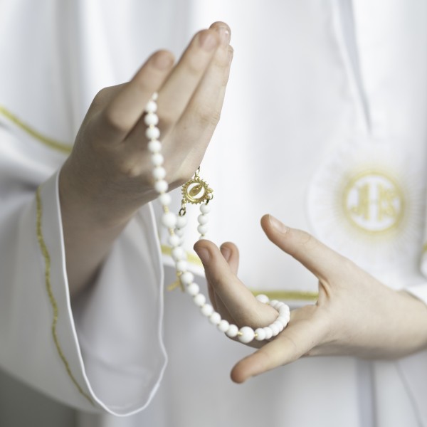 Rožančius iš onikso akmenukų BE MAIŠELIO su aukso sp. detalėmis (TMROŽ1)