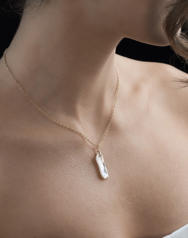 Grandinėlė  su Barokinio perlo pakabuku (TMGRA46)